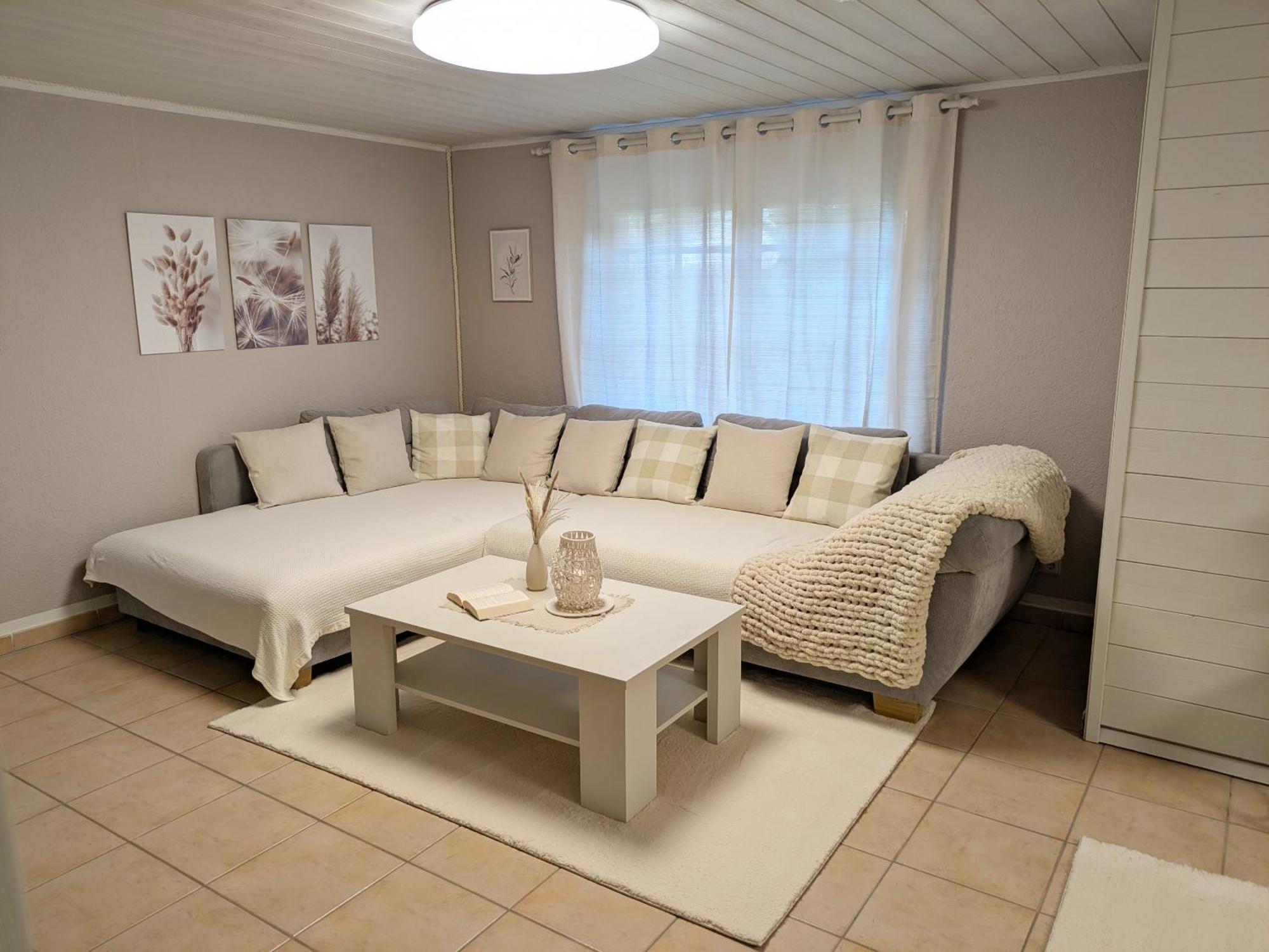 Ferienwohnung Bluetenzauber In Idyllischer Lage Naehe Bodensee Hilzingen Buitenkant foto